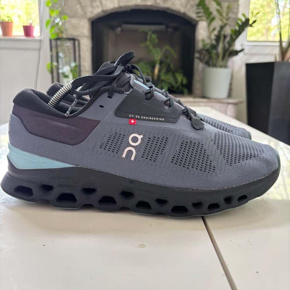 On Cloudstratus 3 Mens Size 10 Metal Wisteria Running Shoes